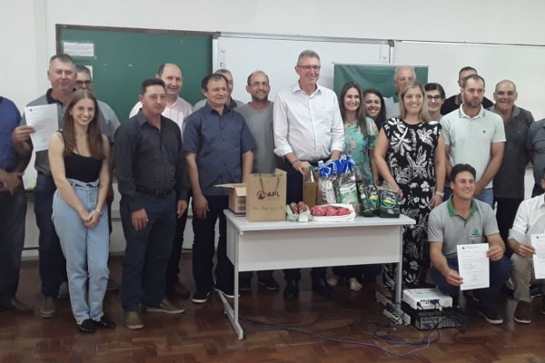 Deputado Heitor Schuch (PSB) faz entrega de emendas para a região