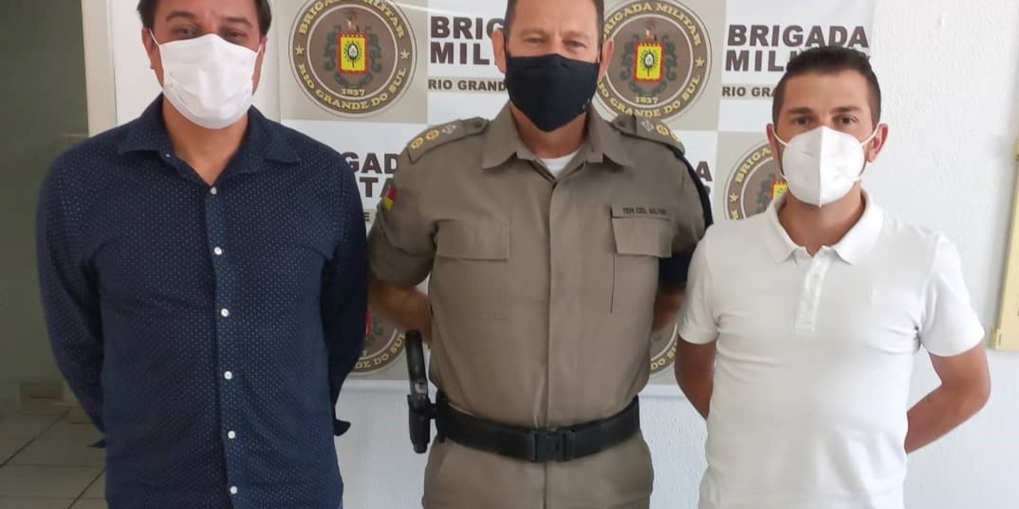 Cris Costa e Joel Bottoni mostram preocupação com seguranças dos turistas que visitam o Cristo Protetor Cris Costa e Joel Bottoni mostram preocupação com seguranças dos turistas que visitam o Cristo Protetor