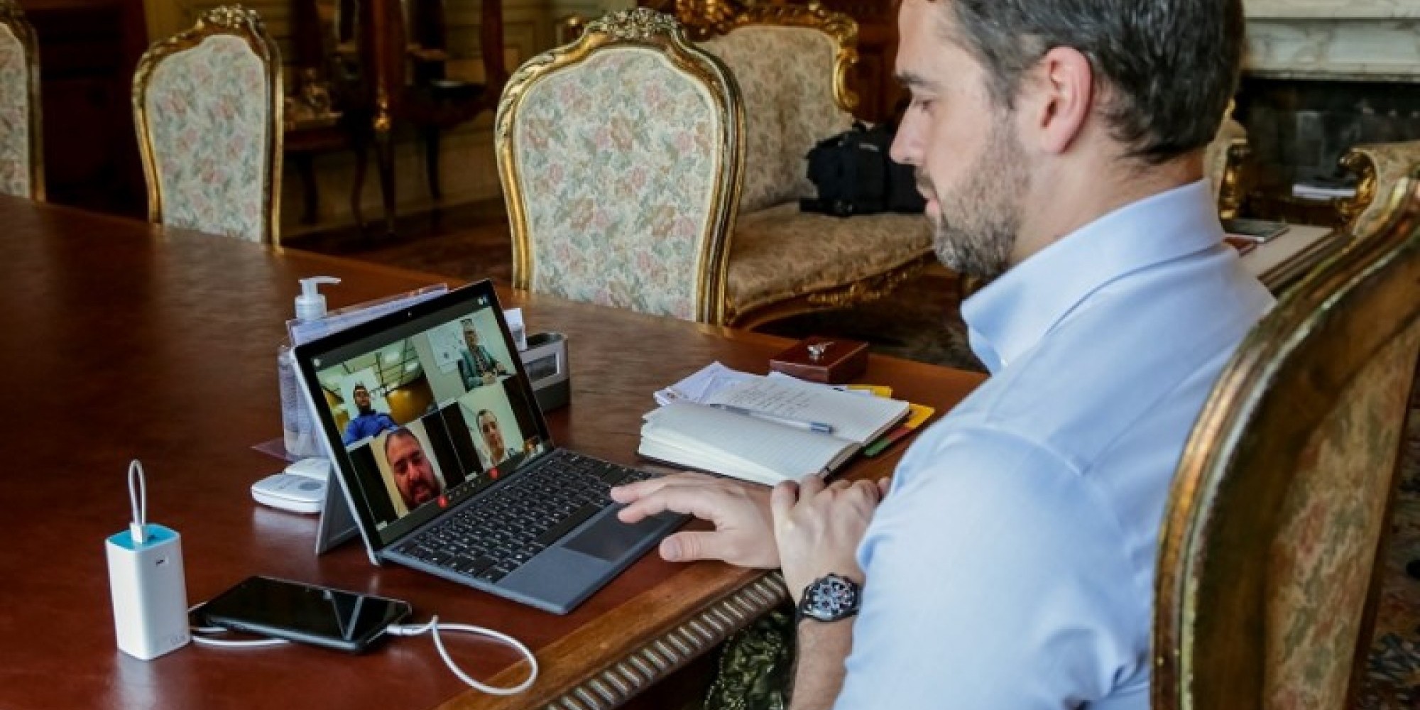Ao falar com o presidente da Famurs, Leite reforçou que a orientação do governo do Estado é para seguir as regras de quarentena Ao falar com o presidente da Famurs, Leite reforçou que a orientação do governo do Estado é para seguir as regras de quarentena