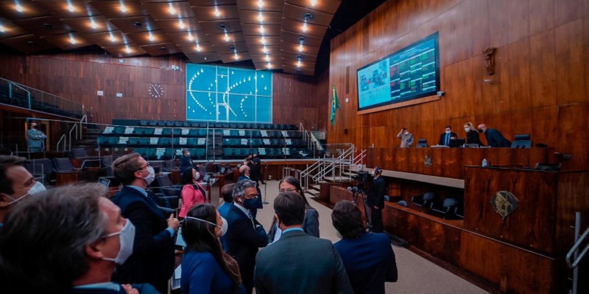 Deputados aprovaram por 34 votos favoráveis: como é uma PEC, ainda precisará ser apreciada em segundo turno Deputados aprovaram por 34 votos favoráveis: como é uma PEC, ainda precisará ser apreciada em segundo turno
