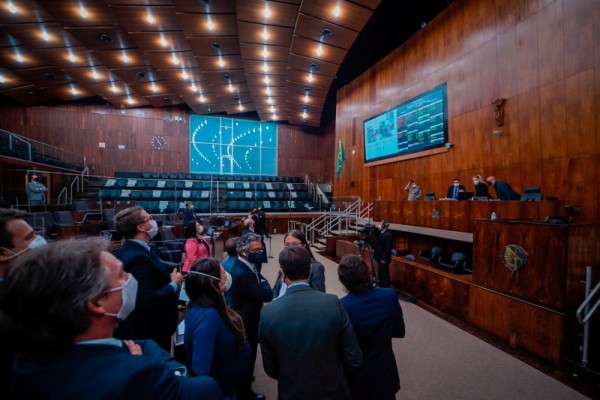 Deputados aprovaram por 34 votos favoráveis: como é uma PEC, ainda precisará ser apreciada em segundo turno 