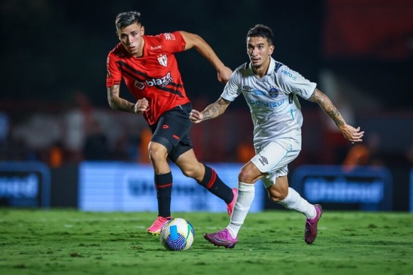 Atlético-GO e Grêmio empatam em 1 a 1 pelo Brasileirão