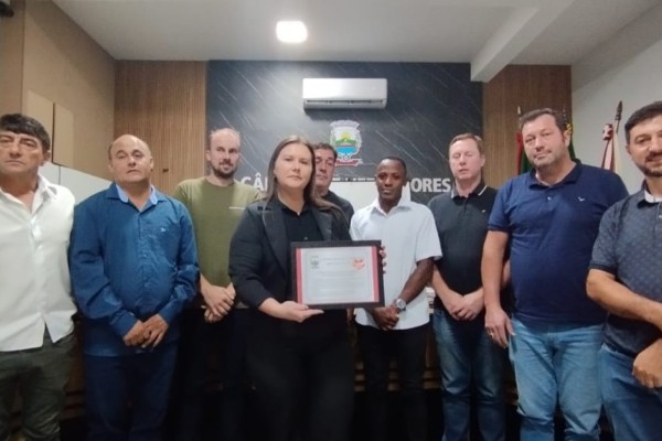 Sessão solene em Roca Sales presta homenagem à todas as mulheres