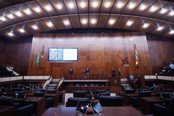  PL recebeu 52 votos favoráveis e nenhum contrário