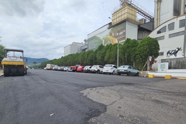 Administração Municipal asfalta novas ruas em Encantado