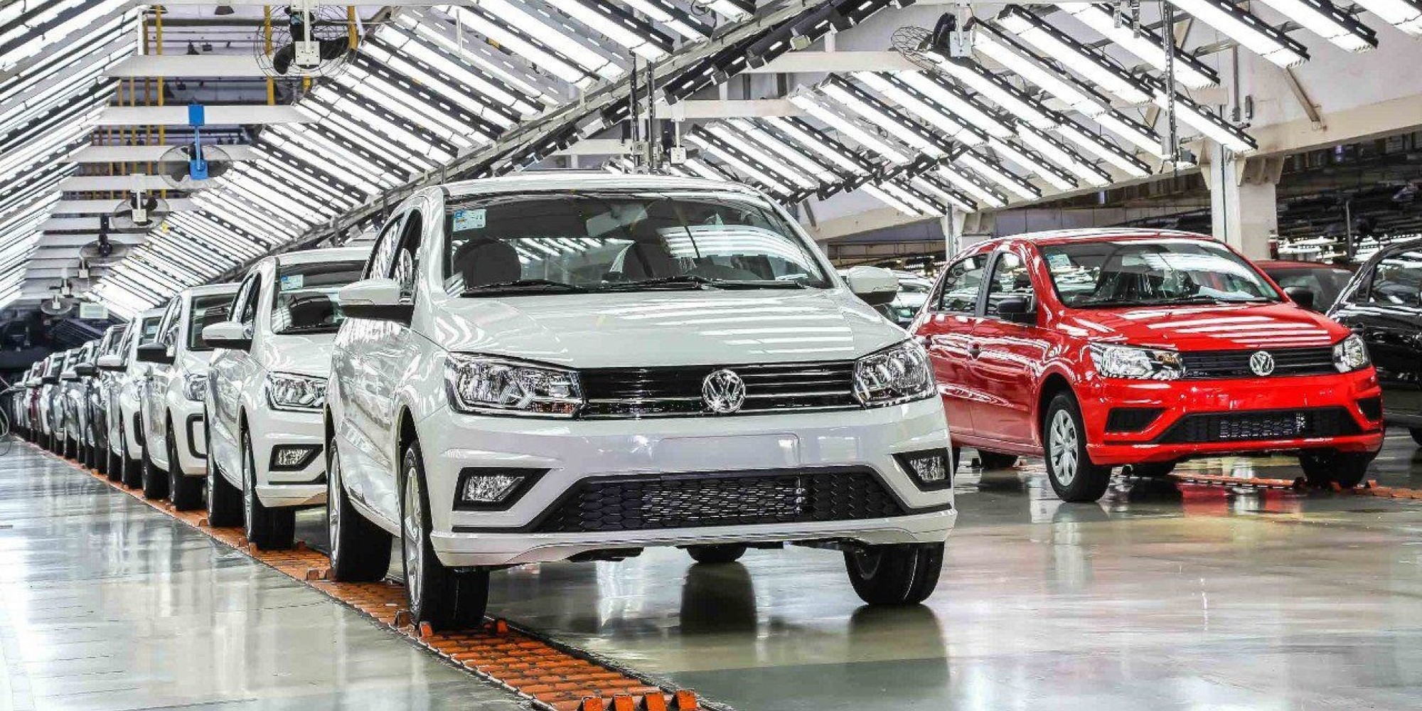Volkswagen para produção de suas três fábricas de carros por falta de demanda