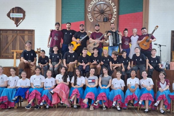 Giuseppe apresenta coreografia de “Dançando Nossas Origens III”