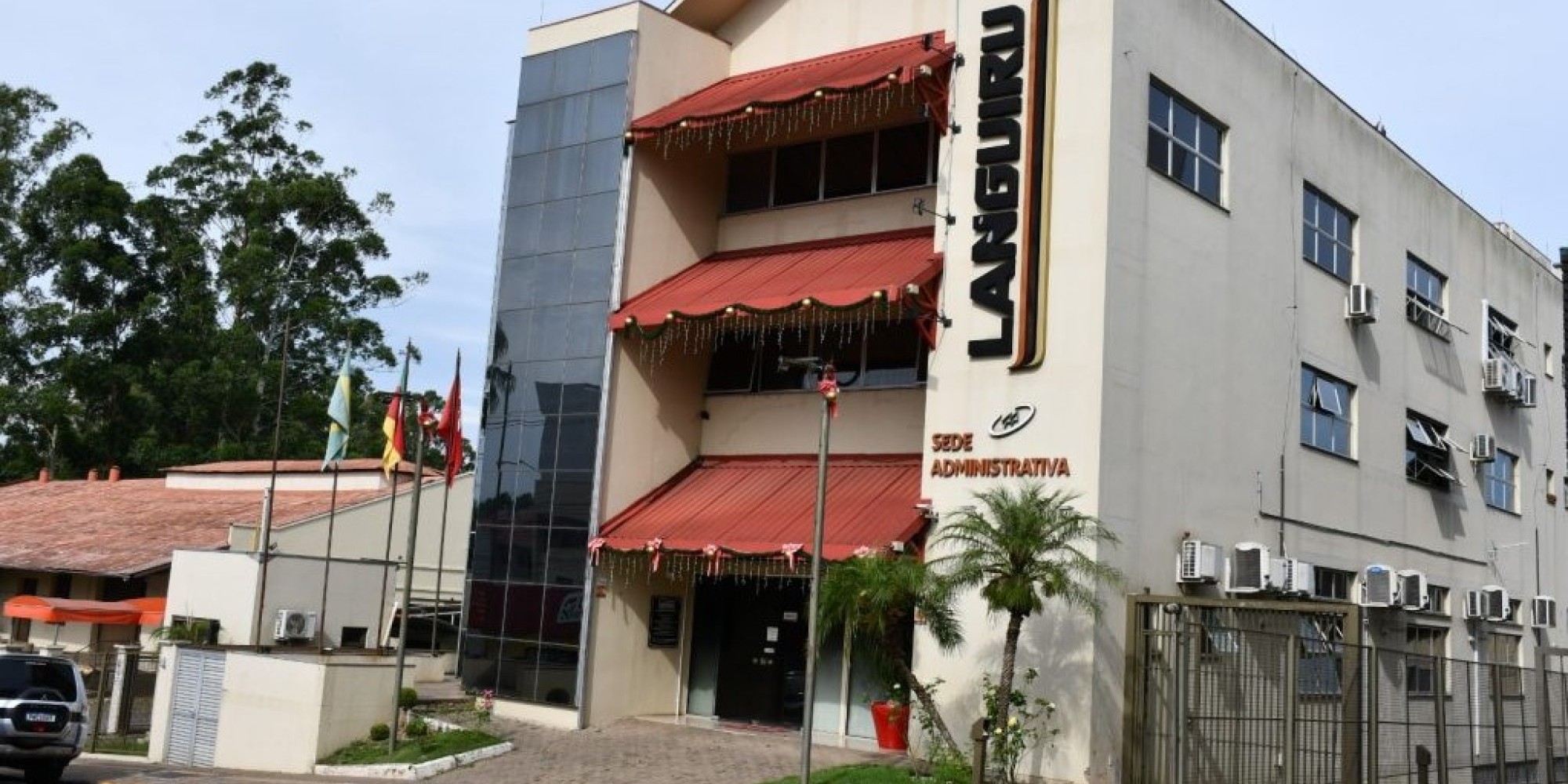 Languiru vai fechar supermercados e parar com a produção de suínos