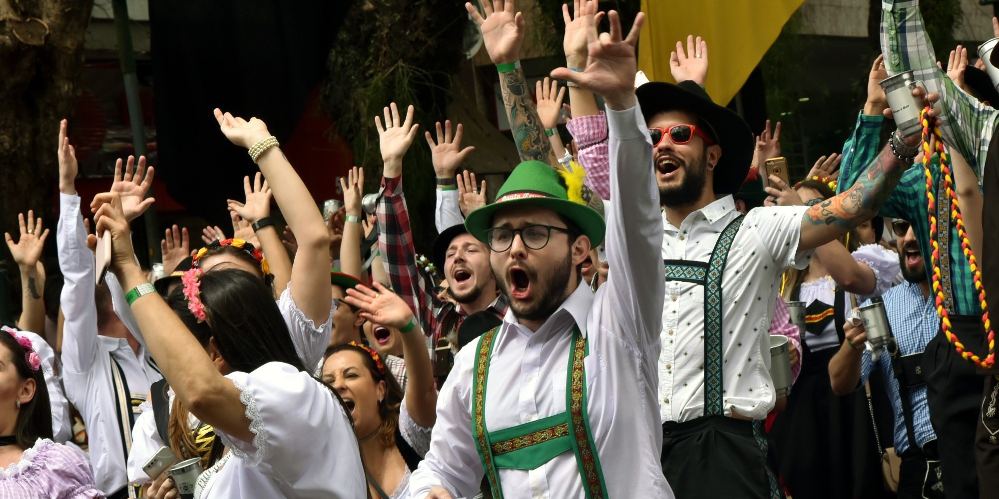 Celebrando a alegria do reencontro, 37ª Oktoberfest terá três desfiles