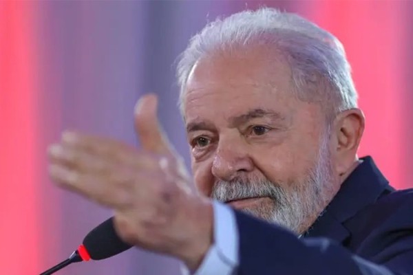 Em visita ao estado Lula entrega imóveis do Minha Casa, Minha Vida e visita o Hospital de Clínicas