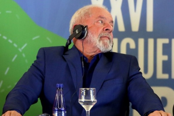 Lula diz que ser chamado de “comunista” é motivo de “orgulho”