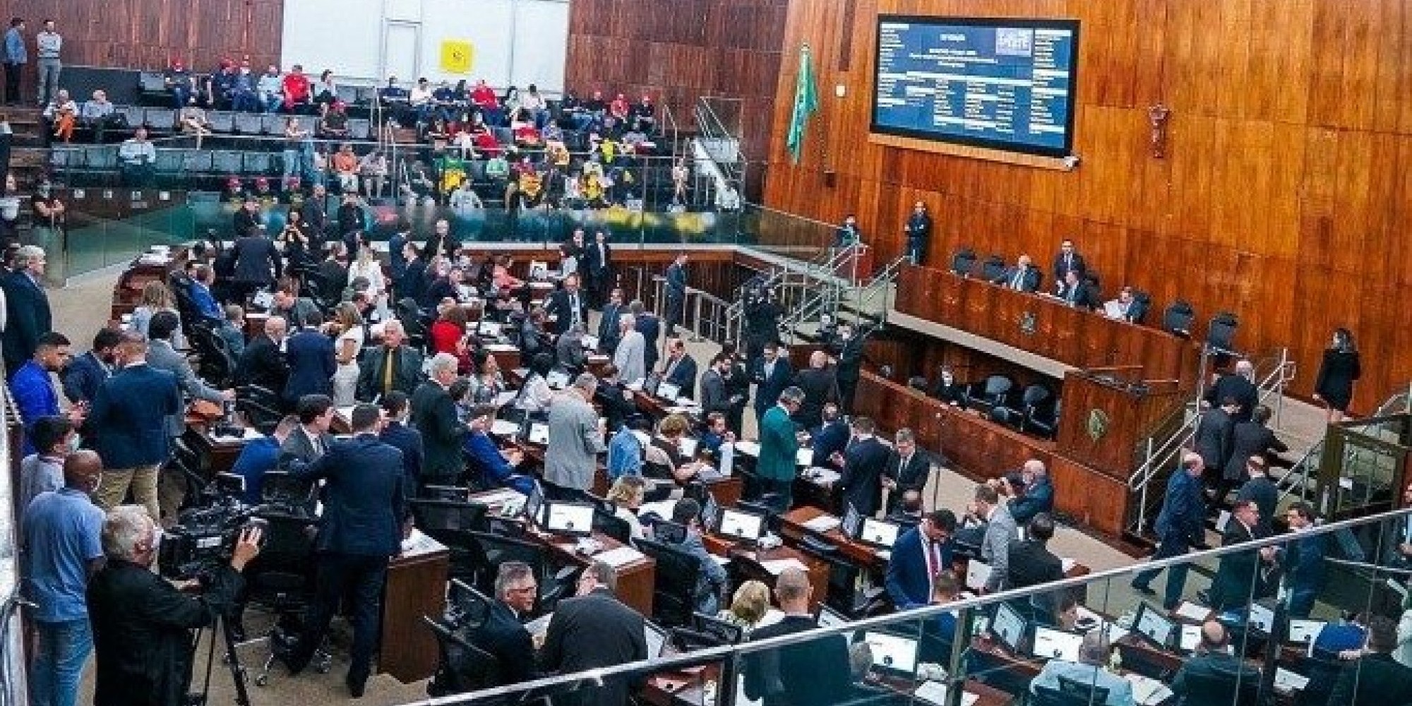 Deputados estaduais gaúchos tomam posse nesta tarde