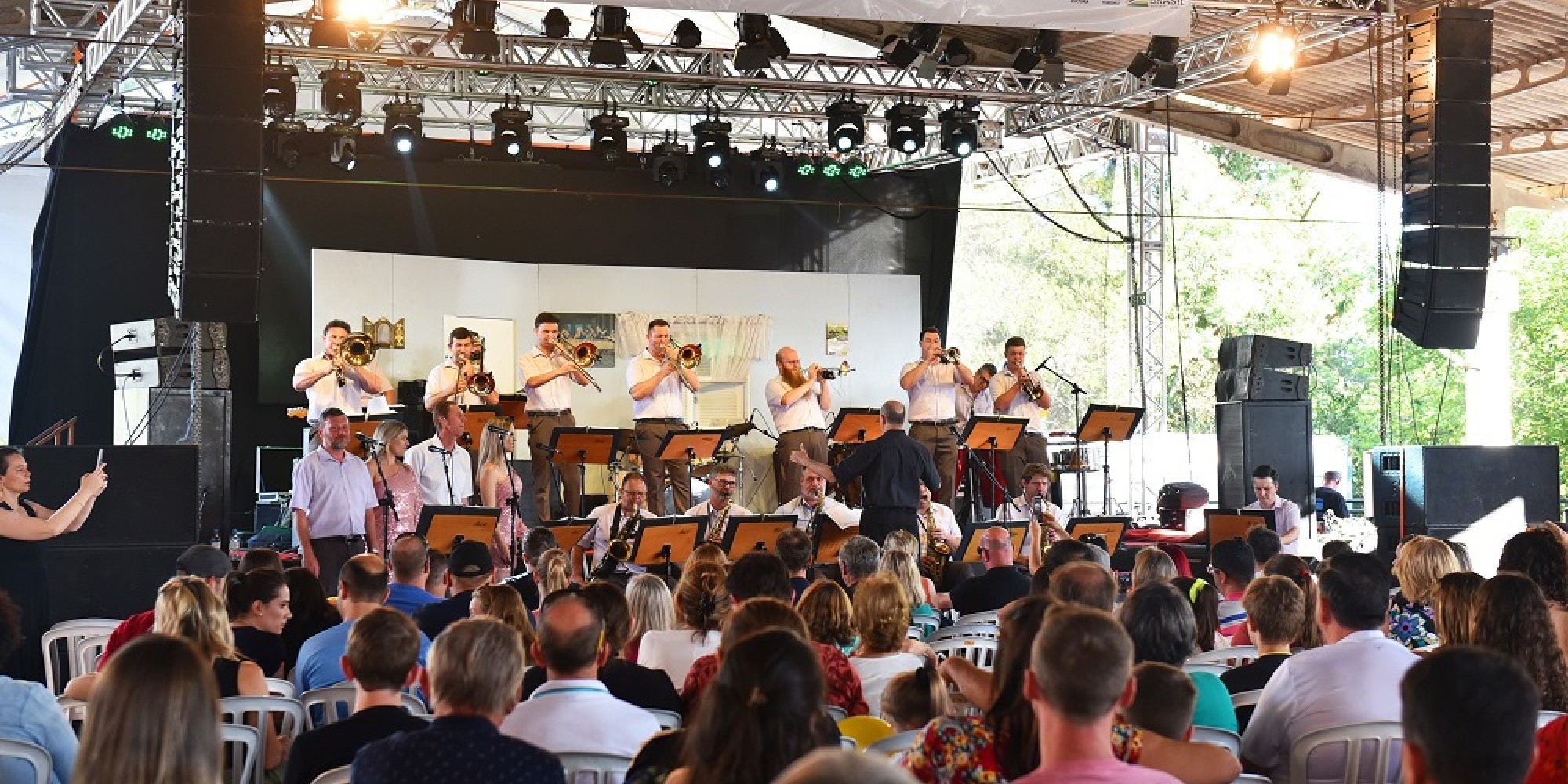 Orquestra de Teutônia encerrou tarde de orquestras. Orquestra de Teutônia encerrou tarde de orquestras.