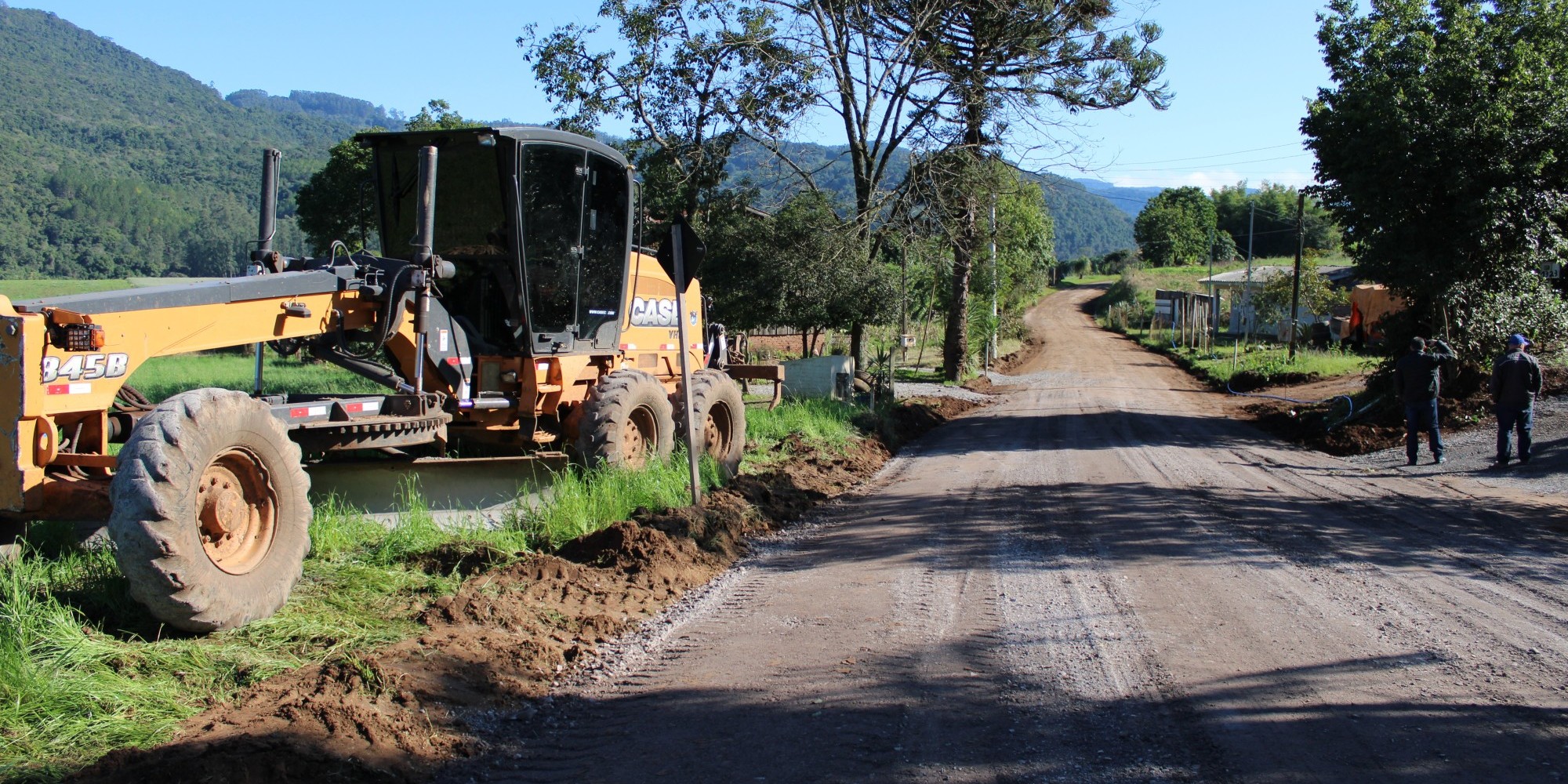 Inicia a 2ª etapa da Pavimentação na Linha Santa Lúcia