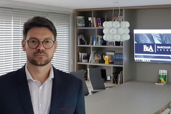 Anderson Alarcon é especialista em direito eleitoral e político 