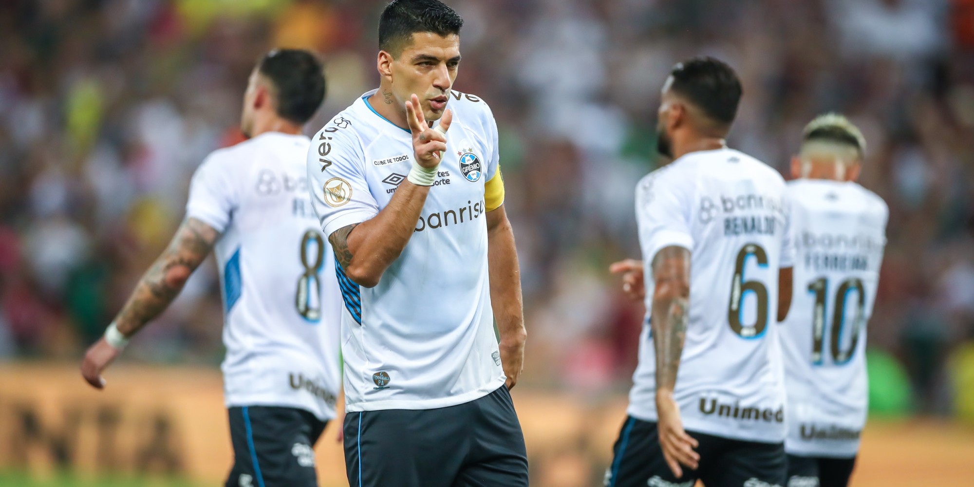 O uruguaio marcou dois gols e Galdino completou o saldo do Tricolor Gaúcho, enquanto Arias e John Kennedy anotaram os gols do Flu. O uruguaio marcou dois gols e Galdino completou o saldo do Tricolor Gaúcho, enquanto Arias e John Kennedy anotaram os gols do Flu.