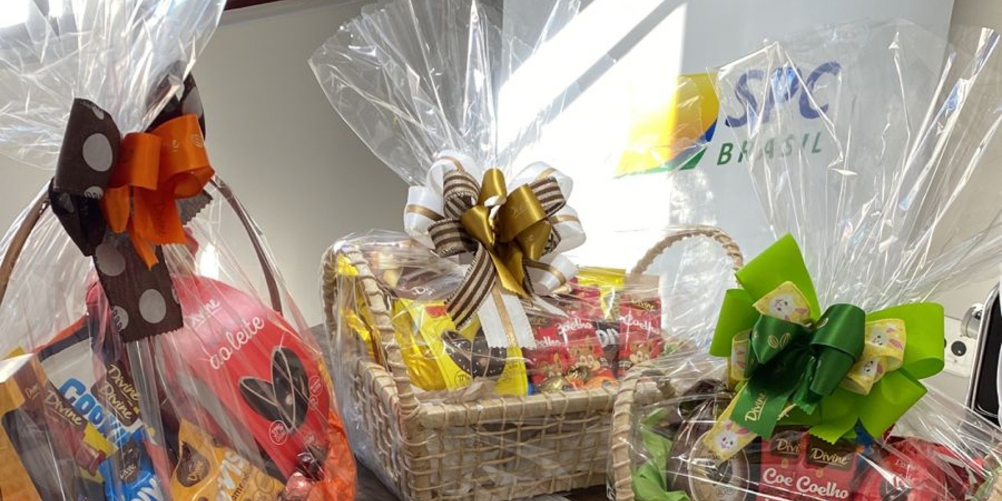 Três pessoas foram contempladas com cestas da Divine Chocolates Três pessoas foram contempladas com cestas da Divine Chocolates