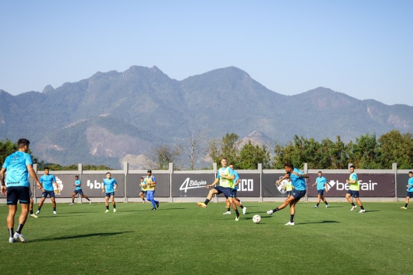 Na partida de ida, na última semana, o Tricolor venceu por 2 a 1, no Couto Pereira, em Curitiba, e tem a vantagem de jogar pelo empate para garantir a vaga nas quartas de final.