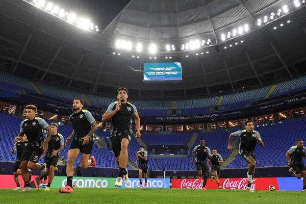 Atual campeão da Libertadores e do Brasileirão, o Glorioso entra em campo às 14h, no Estádio 974, em Doha, no Catar.