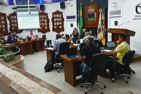 Na tribuna, os parlamentares abordaram moradia, agricultura, acessibilidade e segurança pública