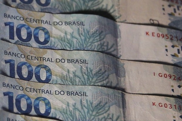 Beneficiários com NIS final 6 recebem hoje Auxílio Brasil