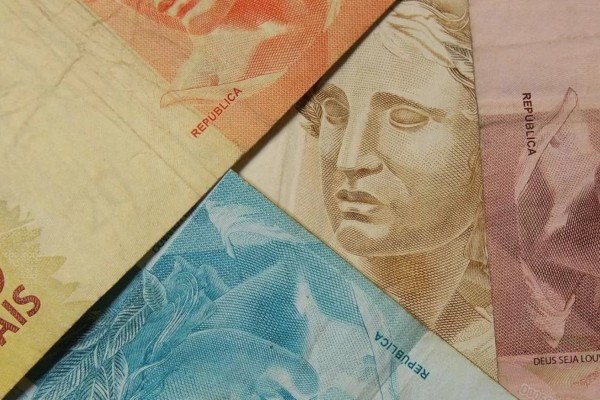 Auxílio Brasil começa a pagar R$ 600 a 20,65 milhões nesta segunda