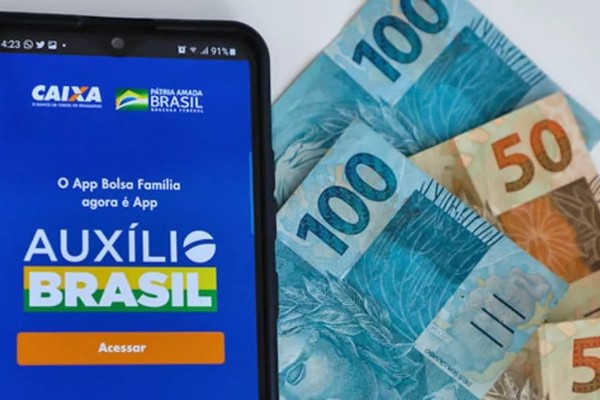 Auxílio Brasil: parcela de R$ 600 começa a ser paga hoje