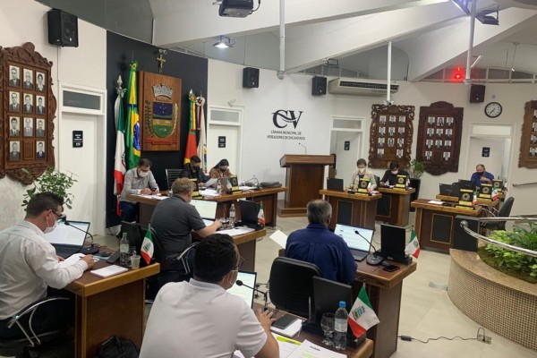 Sessão ocorre hoje a partir das 18h 