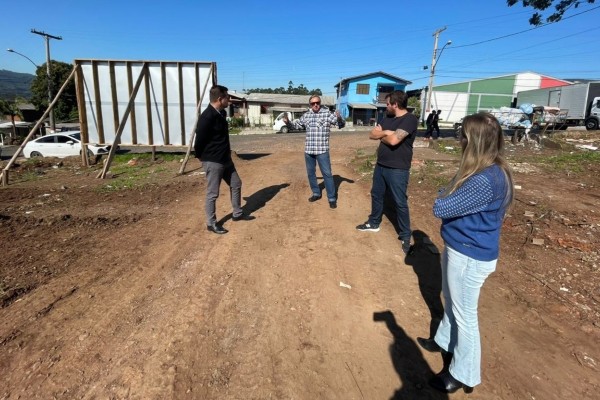 FNDE realiza vistoria na obra da nova creche Navegantes