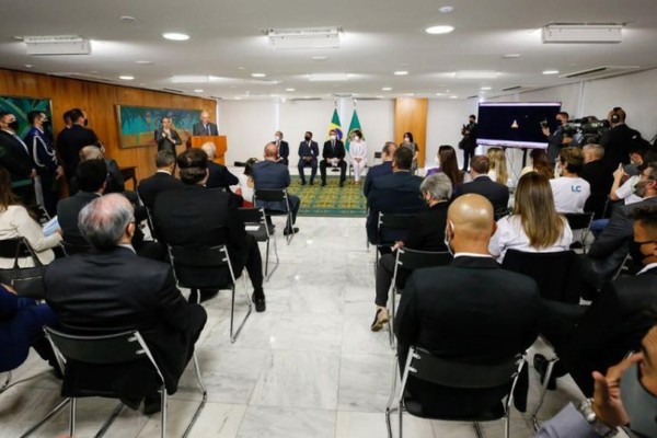 O decreto que regulamenta o novo fundo foi assinado, nesta segunda (22), pelo Presidente Jair Bolsonaro 