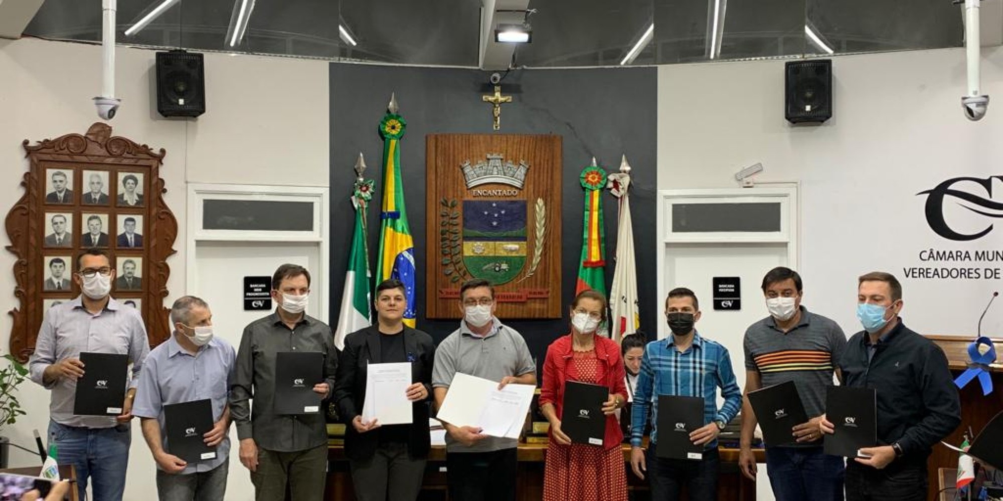 Abaixo-assinado foi lançado na sessão de ontem (03) da Câmara de Encantado Abaixo-assinado foi lançado na sessão de ontem (03) da Câmara de Encantado