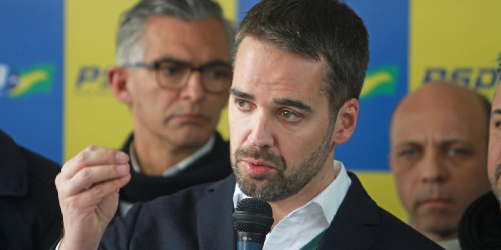 Justiça pede explicações a Leite sobre o recebimento de pensão