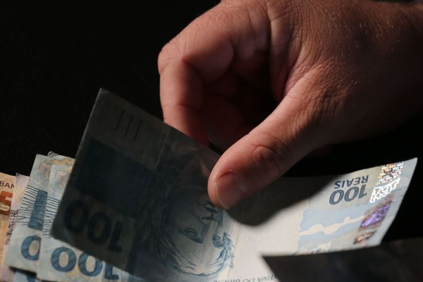 Caixa paga Auxílio Brasil para beneficiários com NIS final 5