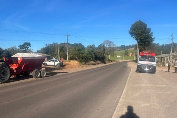 Pedestre é atropelado por camionete e fica inconsciente na ERS-332