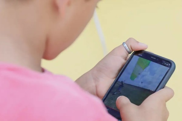 Adolescente mata a avó e fere o avô após ser impedido de usar o celular