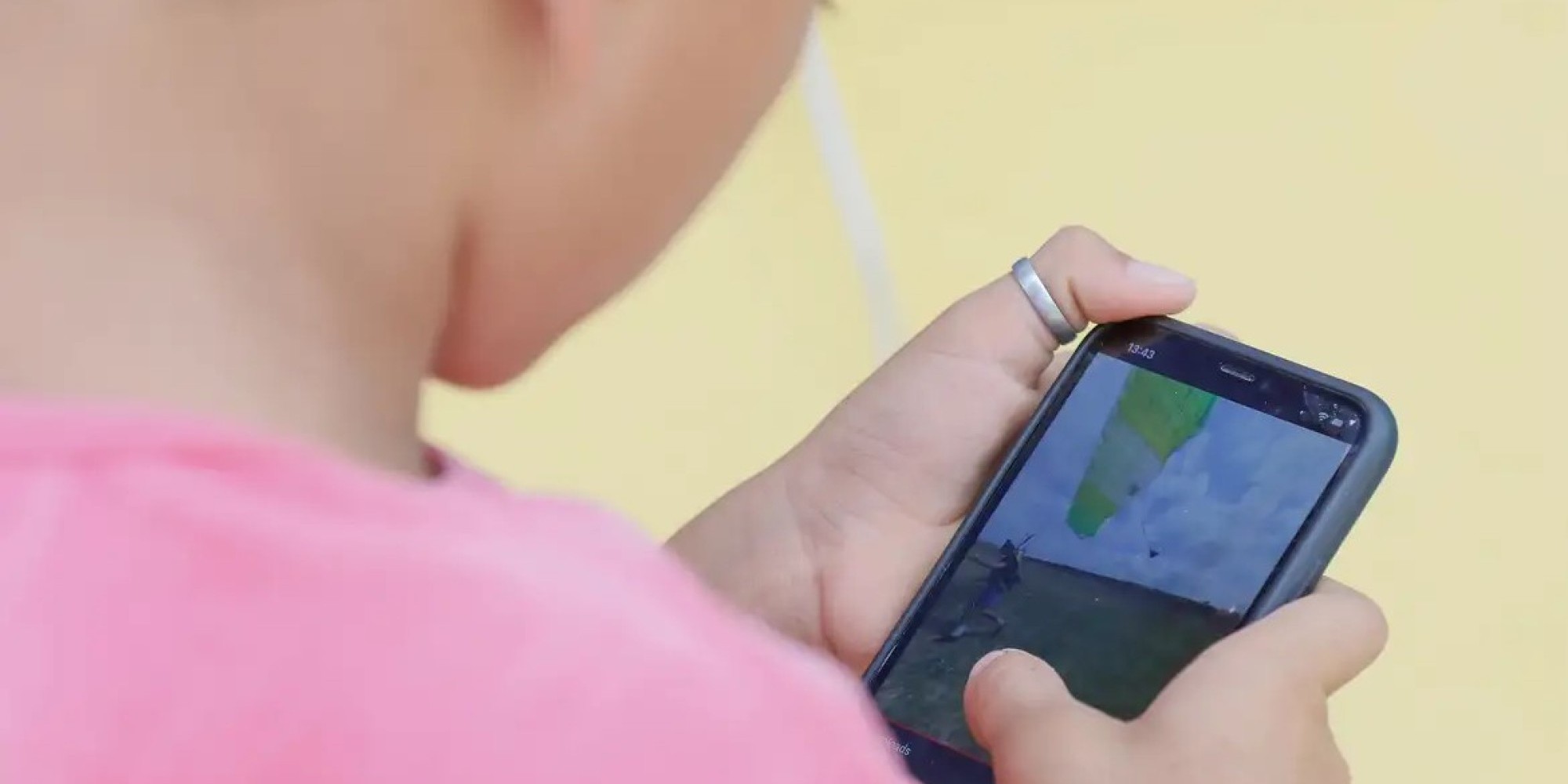 Adolescente mata a avó e fere o avô após ser impedido de usar o celular