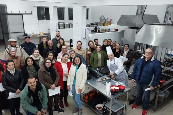 ACI-E oportuniza qualificação em gastronomia