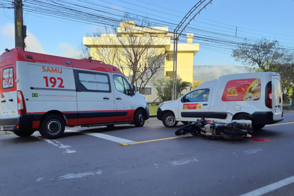 Líquido vermelho na pista não era sangue, mas tinta transportada pela moto de uma loja de tintas