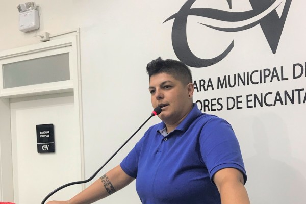 Dois projetos de lei e uma moção de aplausos foram aprovados pelos parlamentares nesta segunda-feira (28).