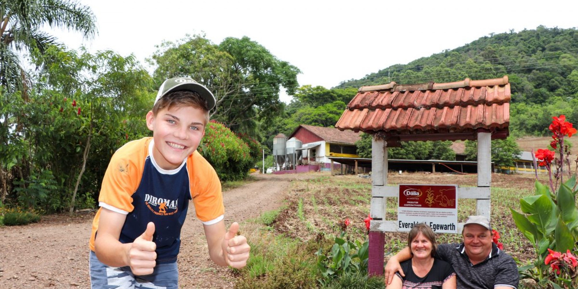 Jeferson, de 14 anos, embora ainda na fase da adolescência, quer seguir os passos dos pais no interior de Colinas Jeferson, de 14 anos, embora ainda na fase da adolescência, quer seguir os passos dos pais no interior de Colinas