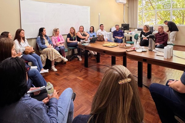 Comitiva de Soledade visita Encantado para conhecer projetos de educação