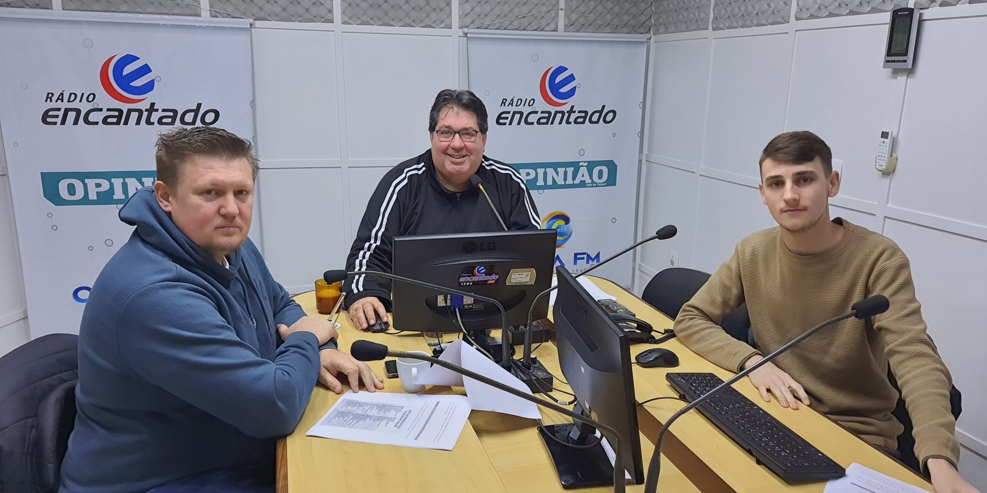 No total, 52 bibliotecas escolares e públicas foram atingidas na região, resultando em uma perda de mais de 300 mil exemplares e cerca de 20 mil alunos prejudicados. No total, 52 bibliotecas escolares e públicas foram atingidas na região, resultando em uma perda de mais de 300 mil exemplares e cerca de 20 mil alunos prejudicados.