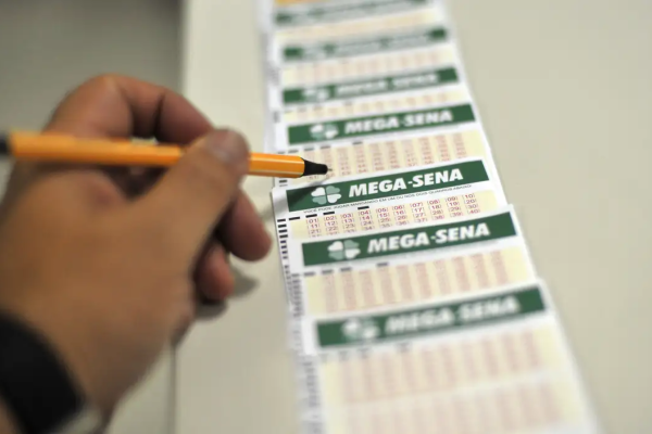 Números sorteados foram:  02 - 10 - 13 - 40 - 41 – 53