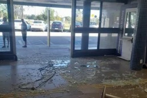 Após perder o voo, passageiro agride funcionário e vandaliza aeroporto de Pelotas