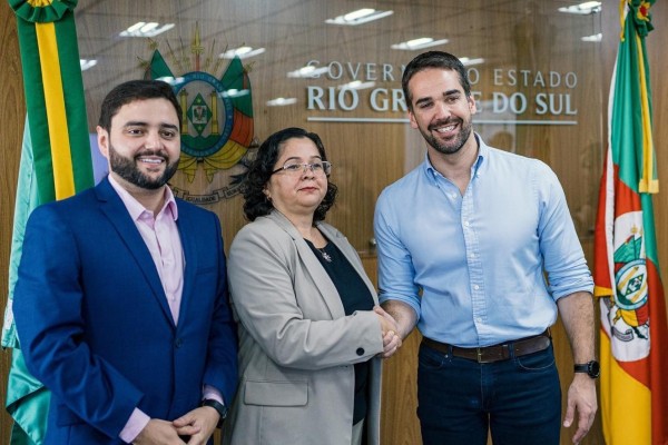 Eduardo Leite anuncia Pricilla Santana para a Fazenda