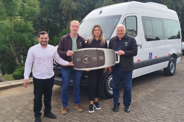 Nova Sprinter com acessibilidade é adquirida por Relvado