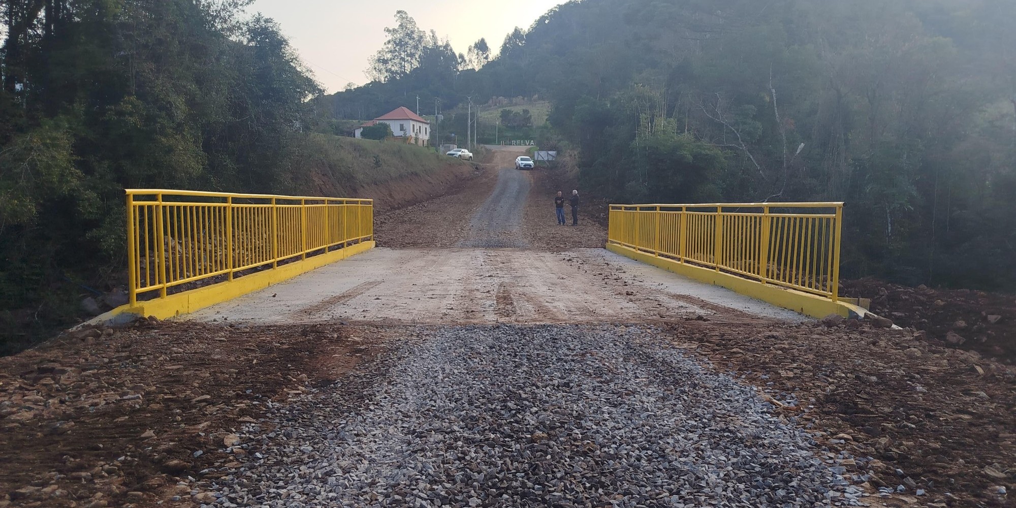 Ponte na Linha Poço da Laje é concluída e restabelece conexão com o Centro de Relvado
