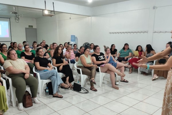 Encontro de Formação busca ampliar conhecimentos de Monitoras e Diretoras das ECEIs