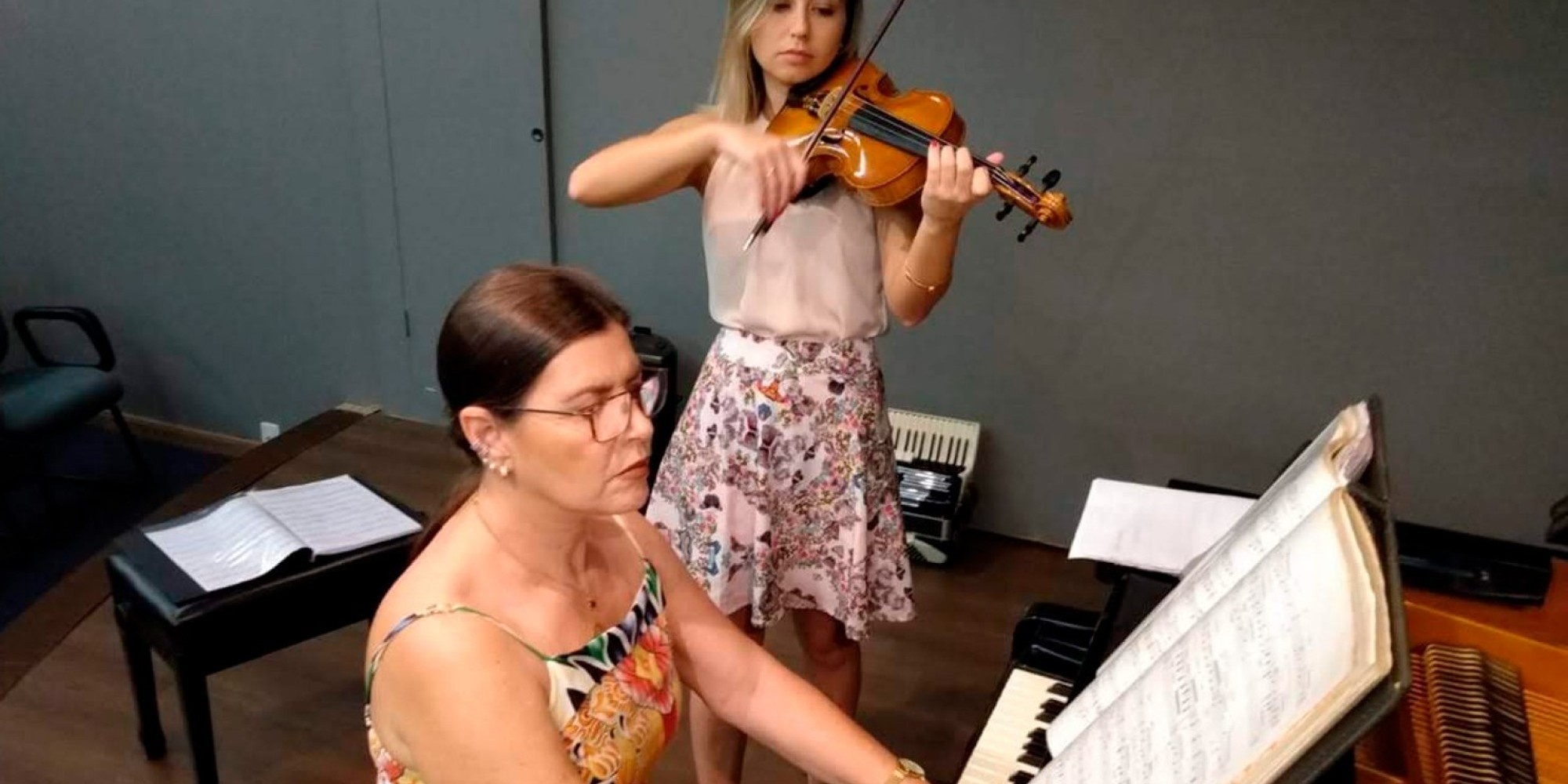 Mãe e filha apresentam repertório contemporâneo em Recital de Dia das Mães