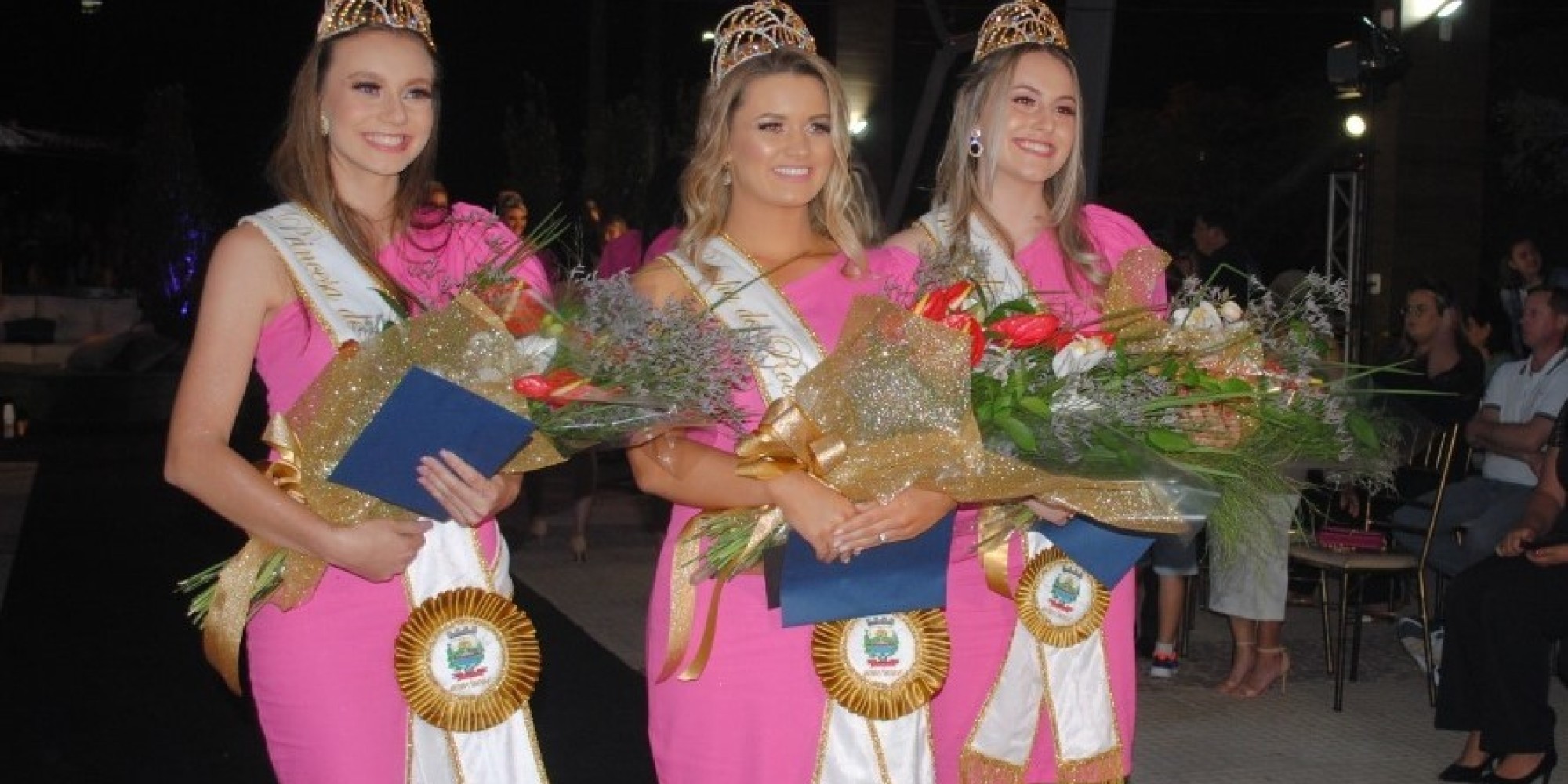 A nova Rainha, Amanda Ludwig, e as Princesas, Isadora Pires e Jenifer Volken A nova Rainha, Amanda Ludwig, e as Princesas, Isadora Pires e Jenifer Volken